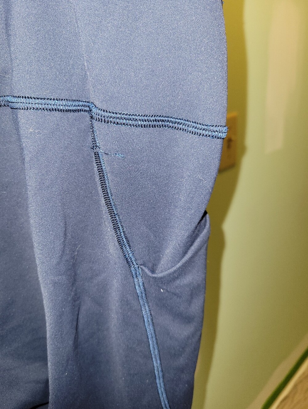 Lululemon Navy Blue Athletic Leggings with Signature Logo - Picture 5 of 6